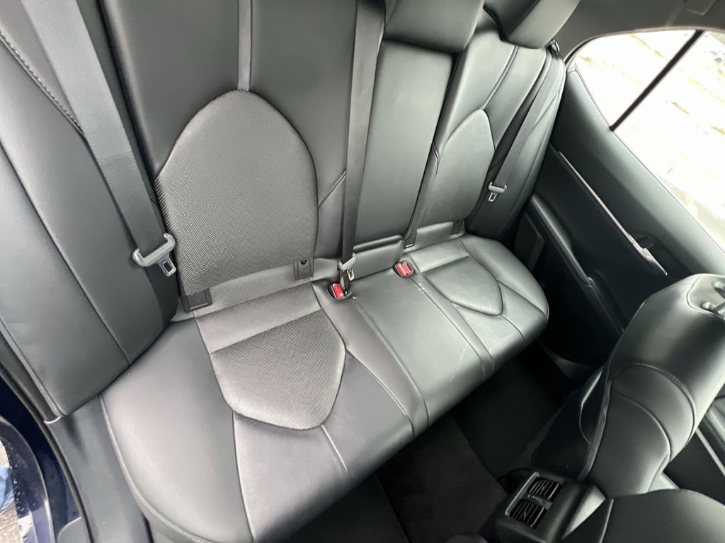 Used 2022 Toyota Camry XLE image 25