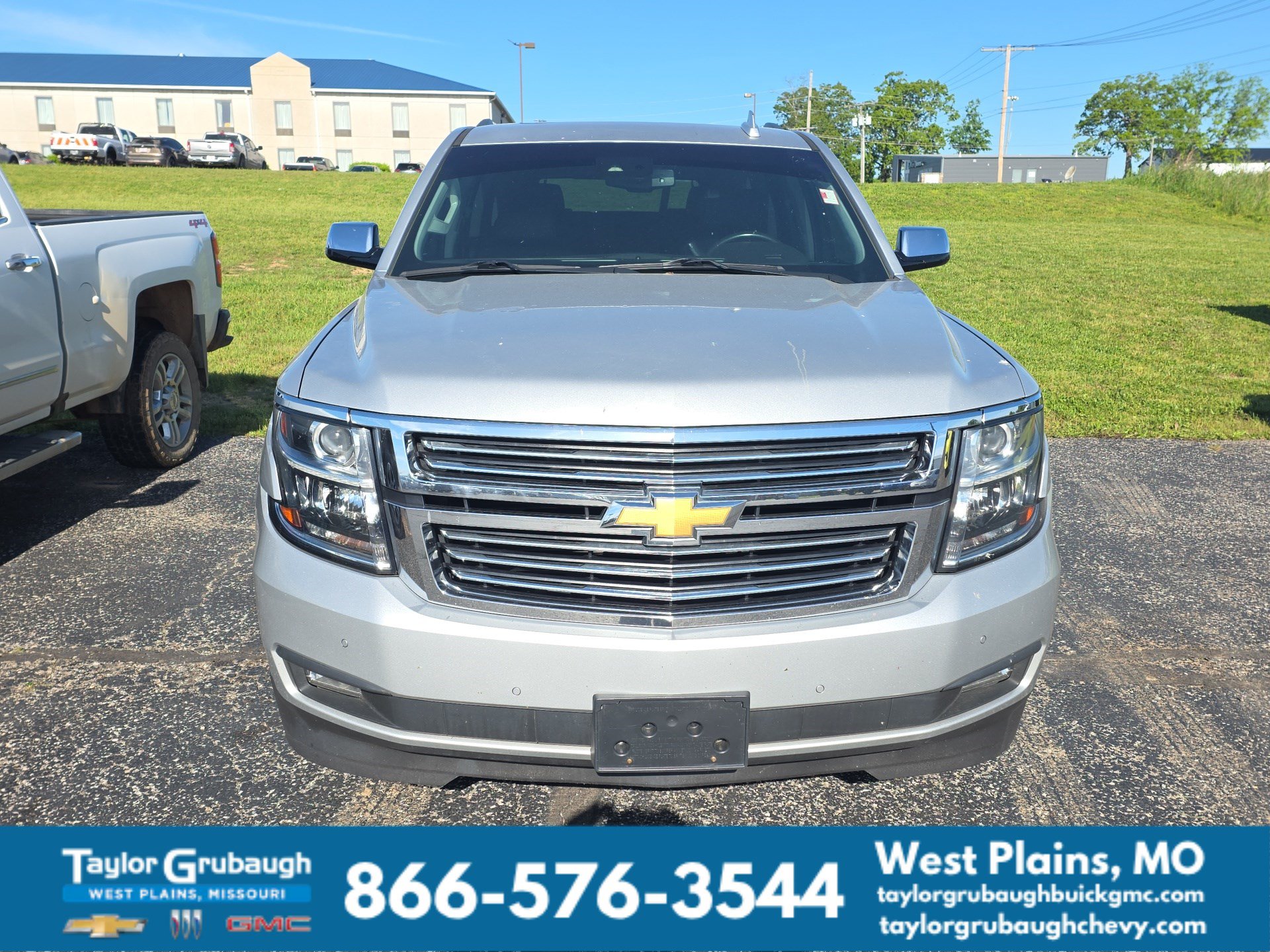 Used 2017 Chevrolet Tahoe Premier AWD/4WD image 2