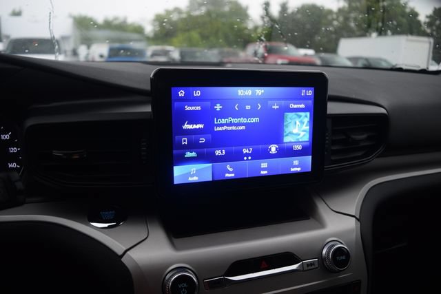 Used 2023 Ford Explorer XLT AWD/4WD image 9