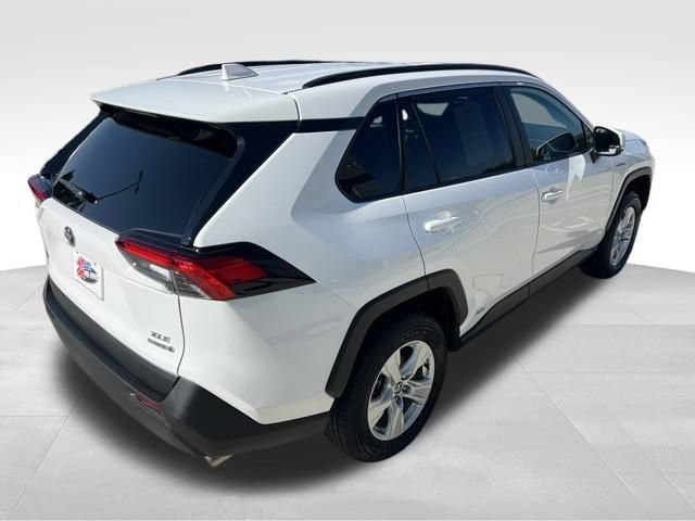 Used 2021 Toyota RAV4 XLE AWD/4WD image 9