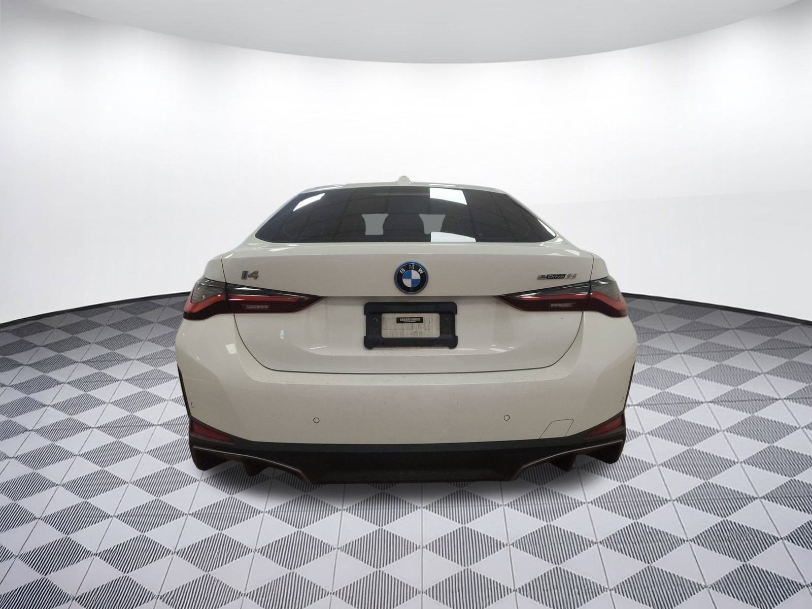 Used 2023 BMW i4 eDrive35 w/ Premium Package image 9