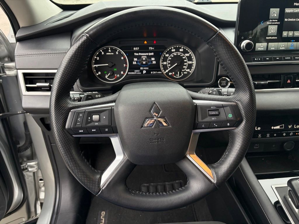 Used 2024 Mitsubishi Outlander SE image 15