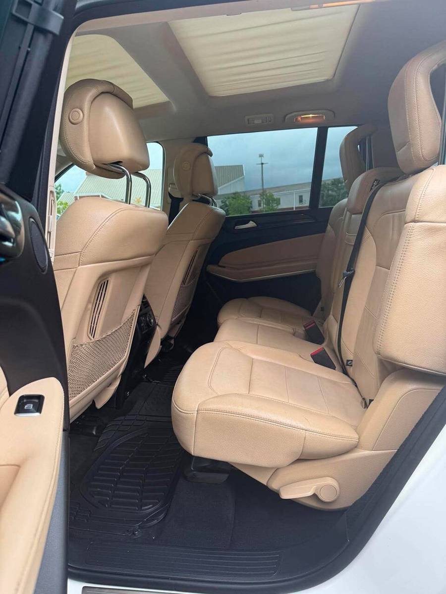 Used 2017 Mercedes-Benz GLS 550 4MATIC image 10