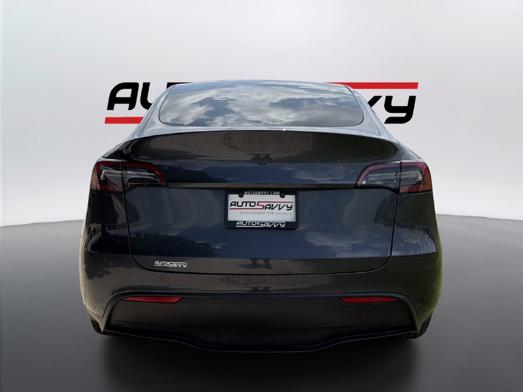 Used 2023 Tesla Model Y 2WD image 6