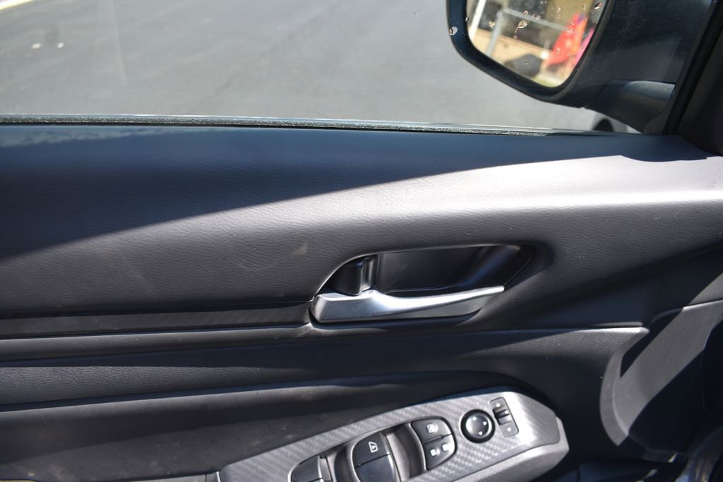 Used 2025 Nissan Altima 2.5 SV image 13