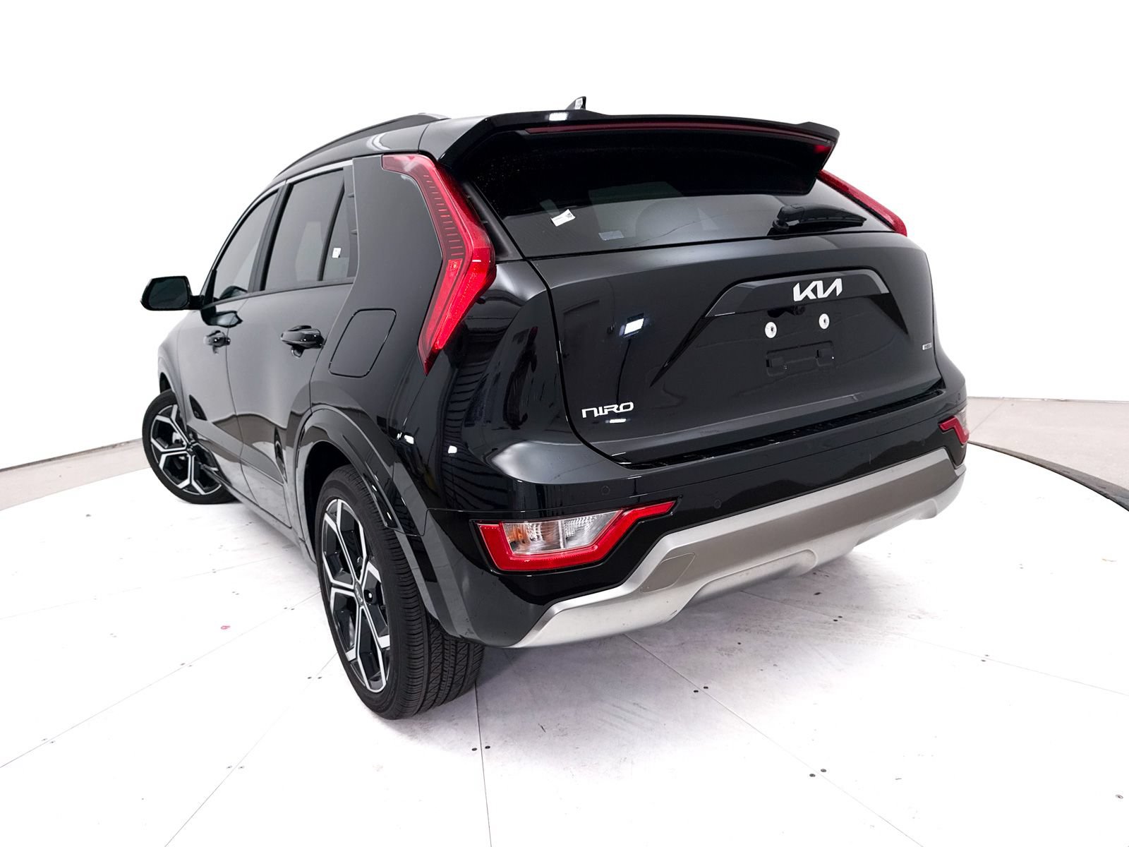 Certified 2025 Kia Niro EX Touring FWD image 8