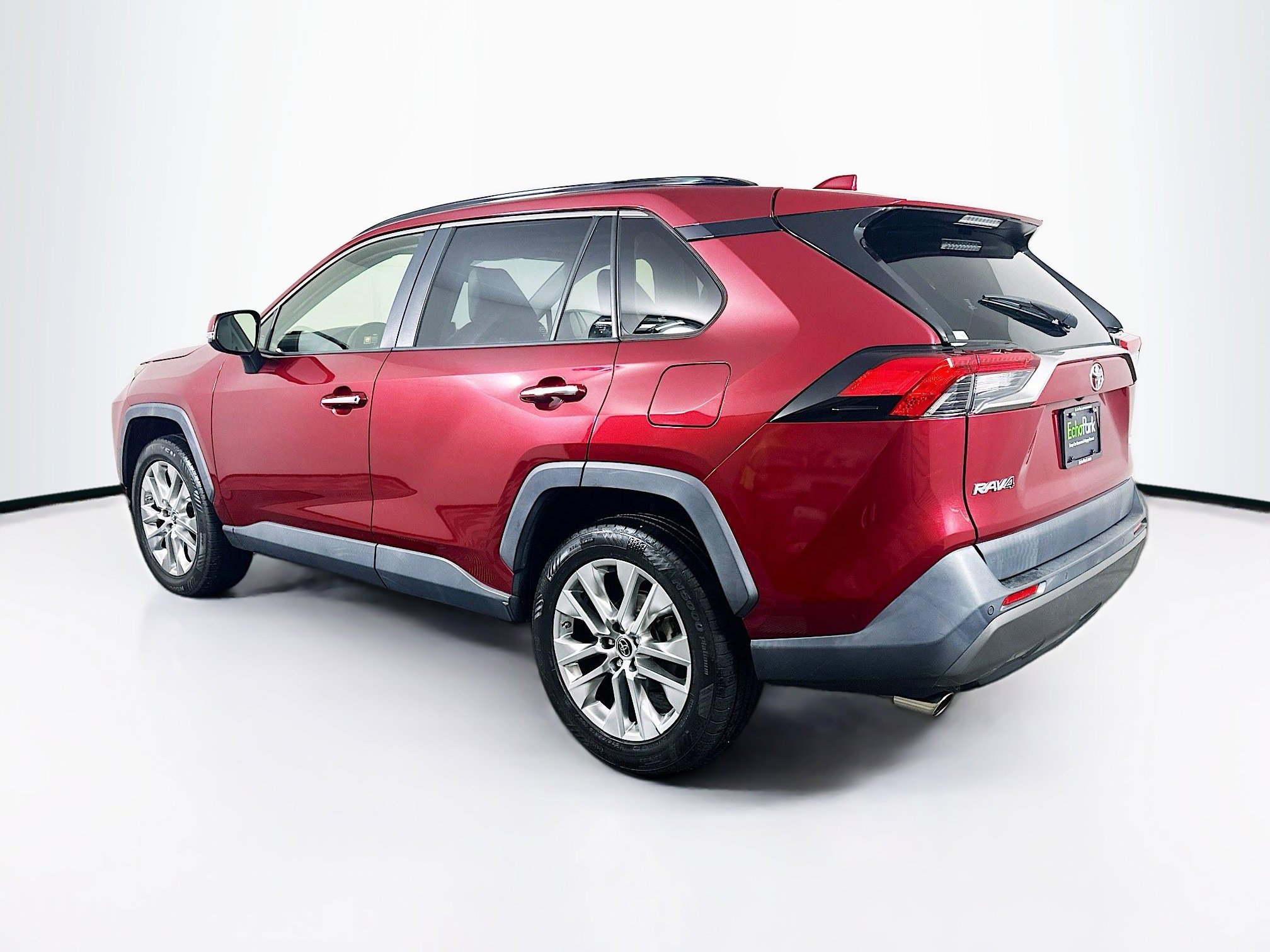 Used 2019 Toyota RAV4 Limited w/ Advanced Technology Package image 5