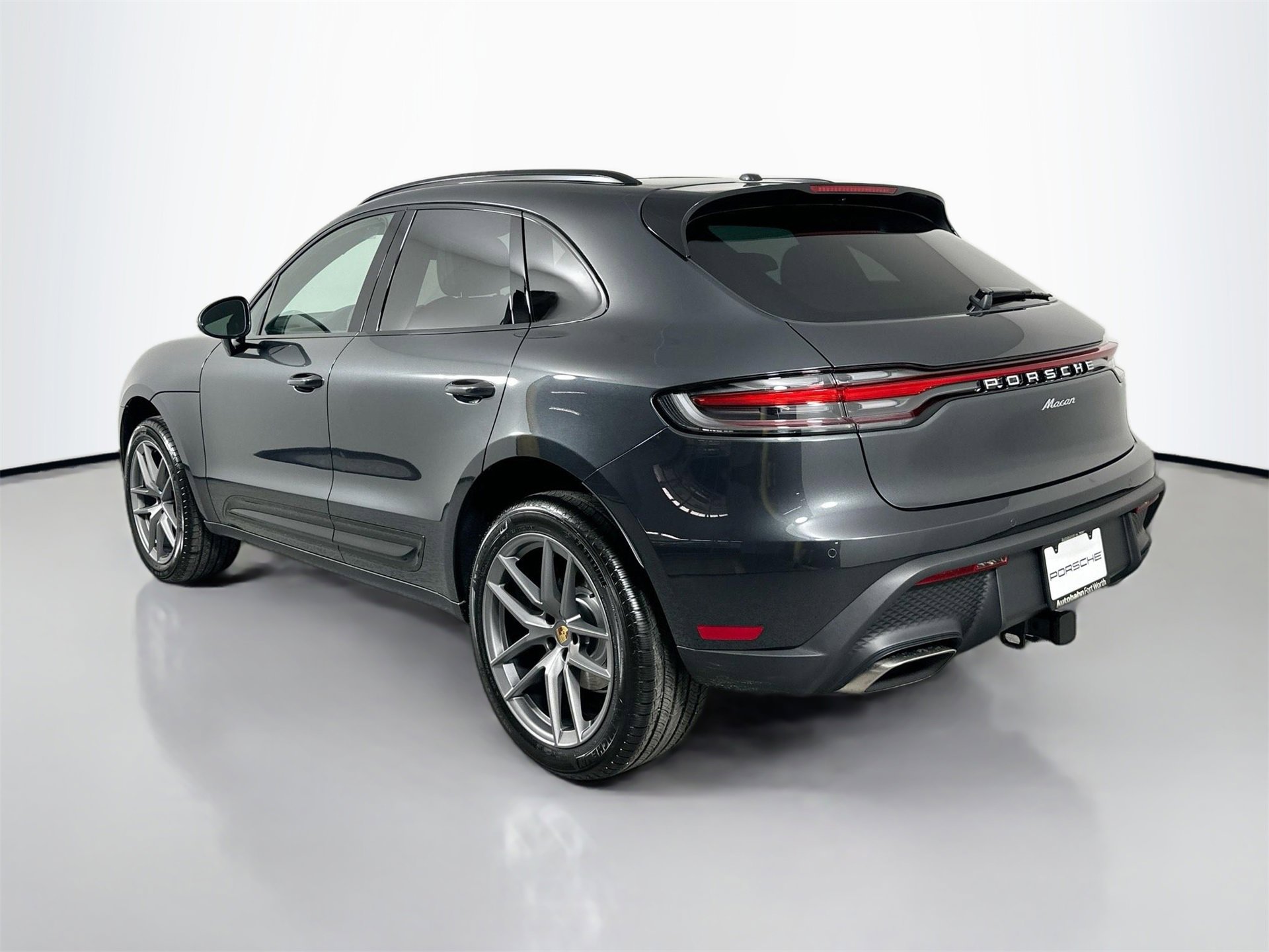 New 2026 Porsche Macan image 3