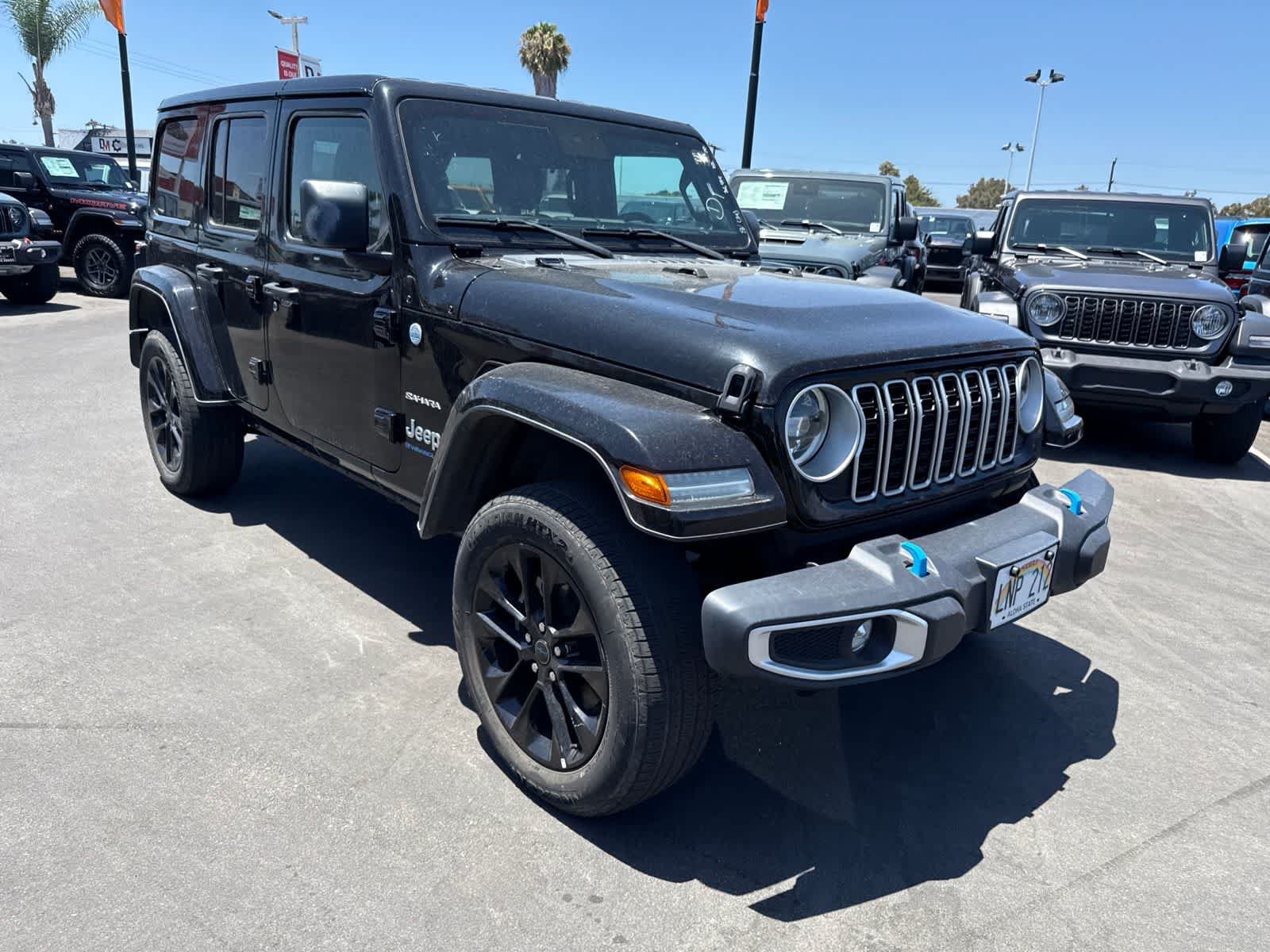 Used 2024 Jeep Wrangler Unlimited Sahara AWD/4WD image 9