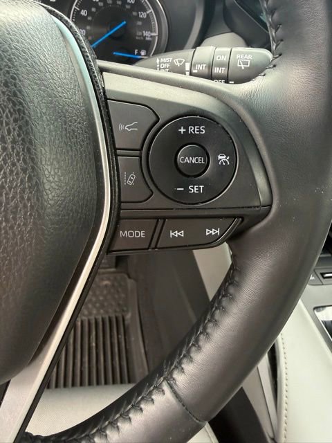 Used 2023 Toyota Venza LE image 20