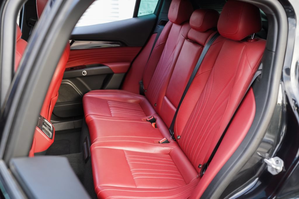 Used 2023 Maserati Grecale Modena AWD/4WD image 23