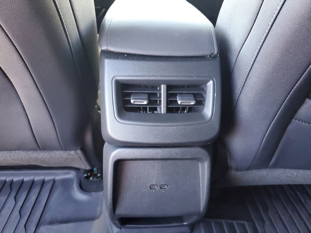 Used 2026 Chevrolet Equinox EV LT image 12