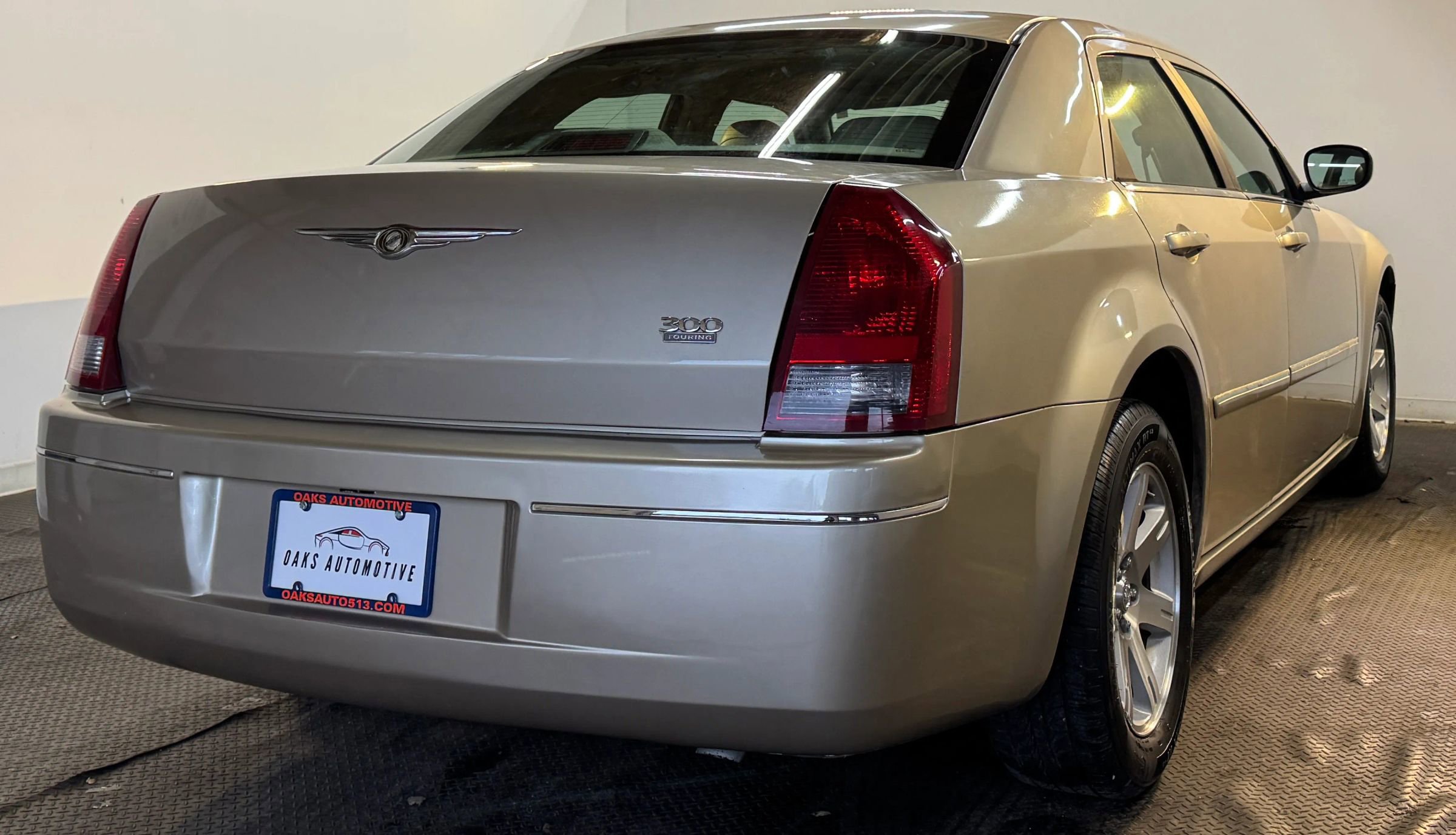 Used 2006 Chrysler 300 Touring RWD image 5