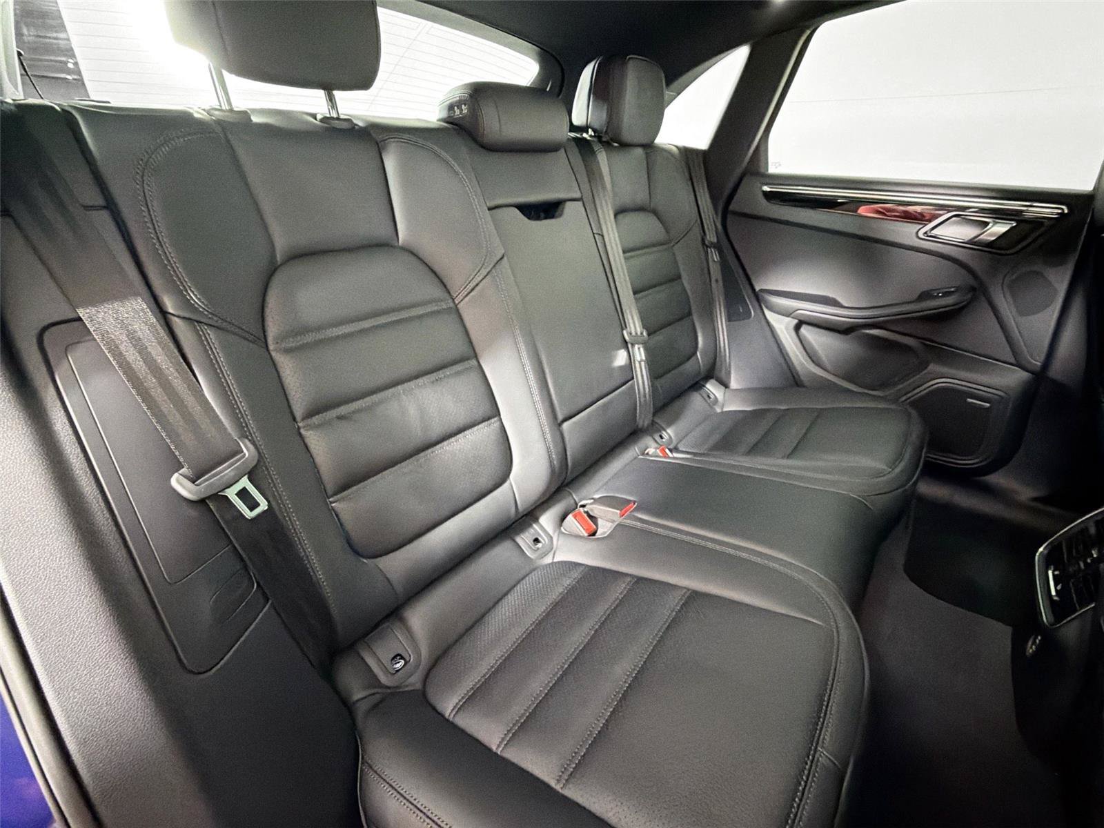 Certified 2026 Porsche Macan Turbo AWD/4WD image 27