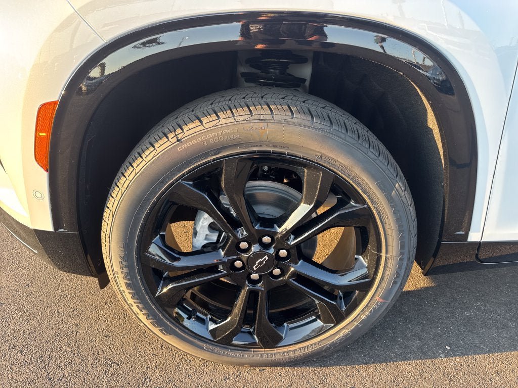 Used 2027 Chevrolet Traverse RS w/ LPO, Floor Liner Package FWD image 12
