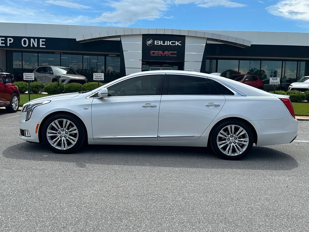 Used 2019 Cadillac XTS Luxury w/ Driver Awareness Package FWD image 3
