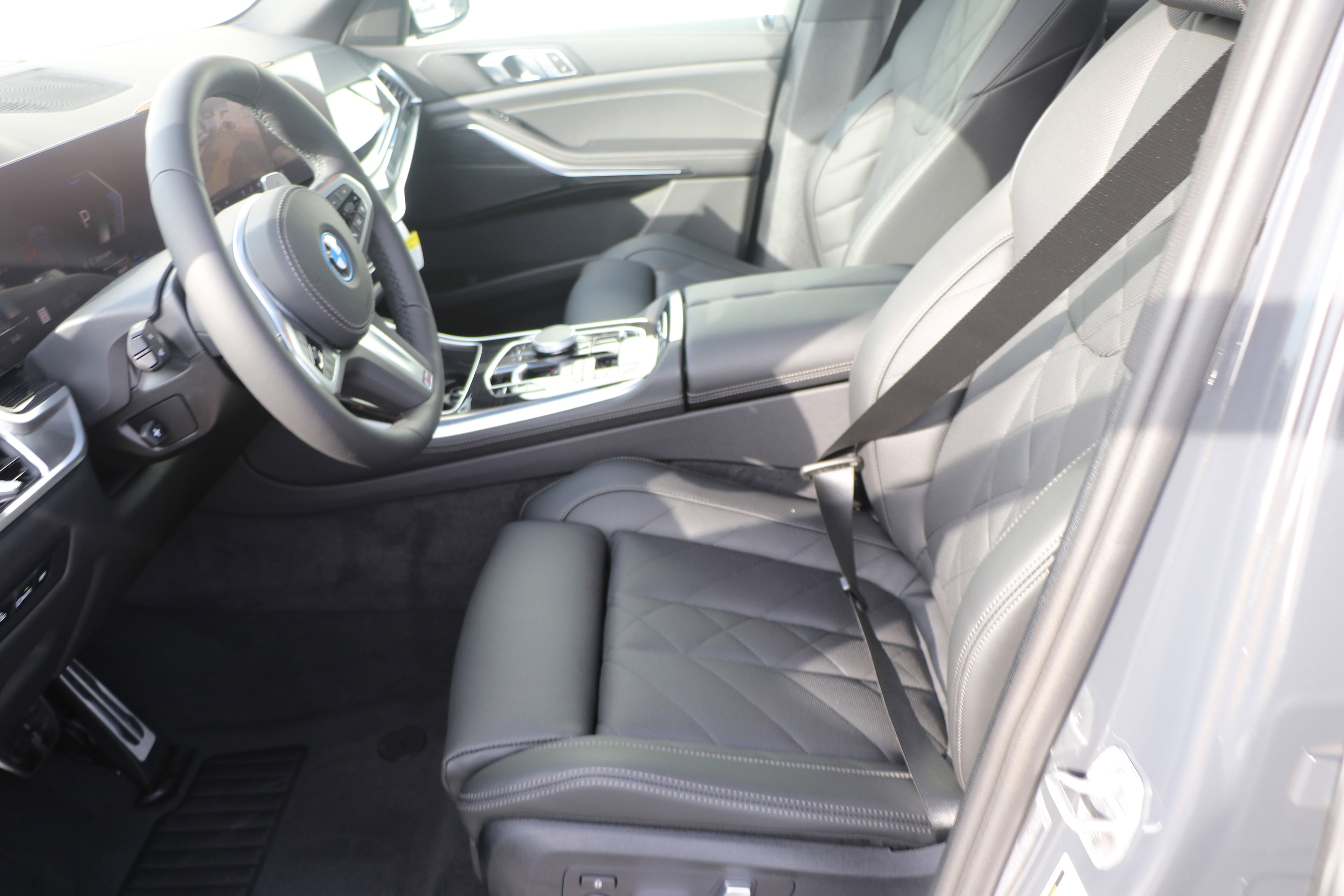 Used 2026 BMW X5 xDrive50e w/ M Sport Package AWD/4WD image 15