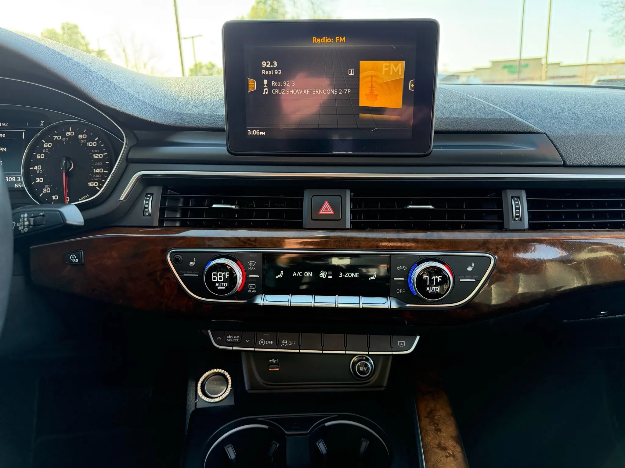 Used 2019 Audi A4 2.0T Premium w/ Convenience Package image 14