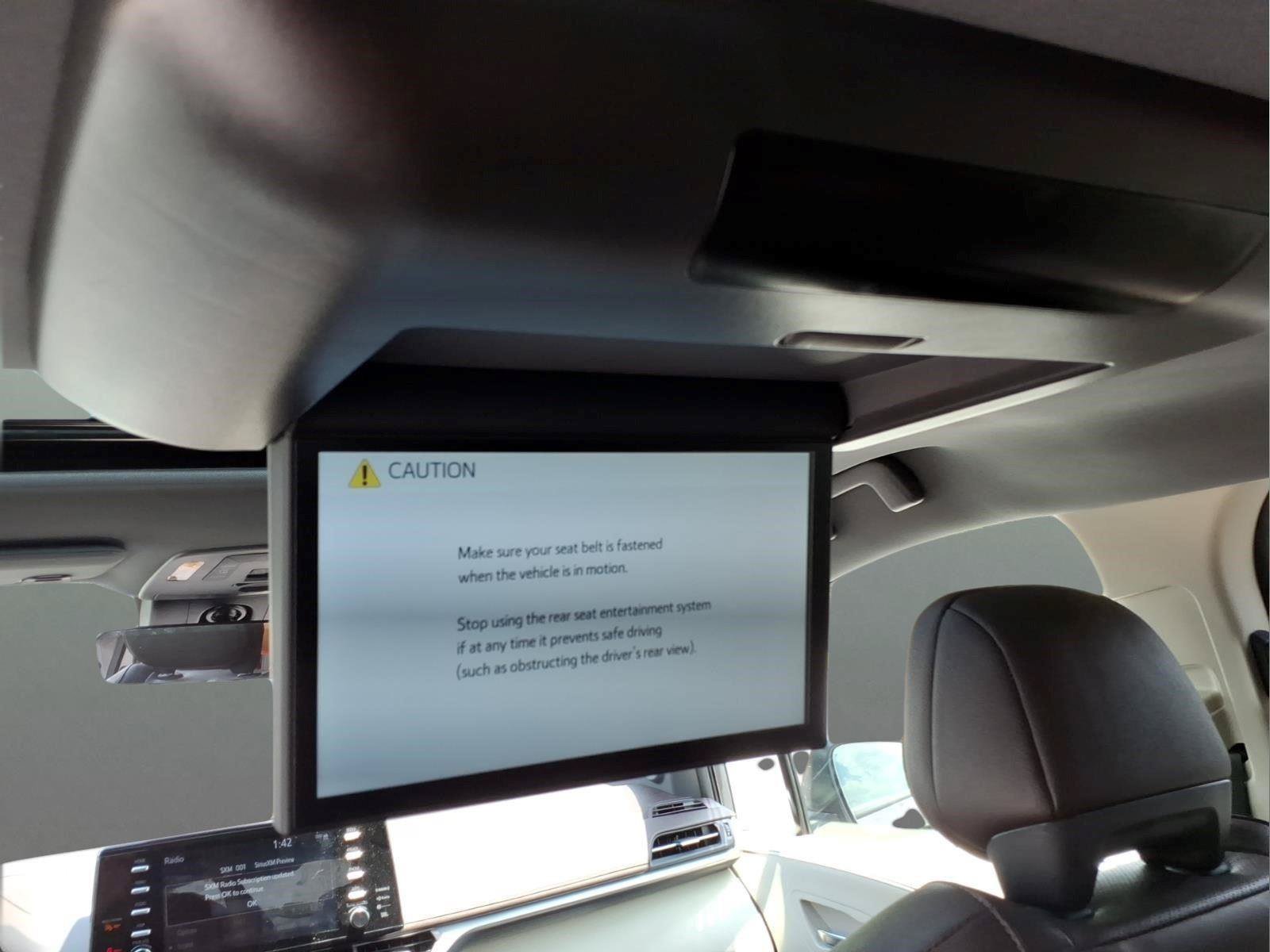 Used 2022 Toyota Sienna Platinum FWD image 16