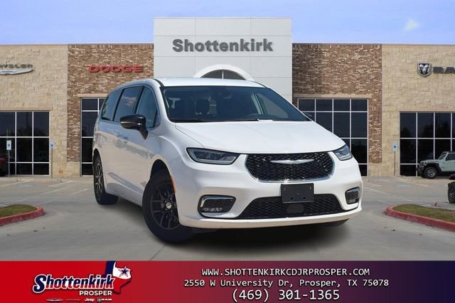 Used 2024 Chrysler Pacifica Touring-L