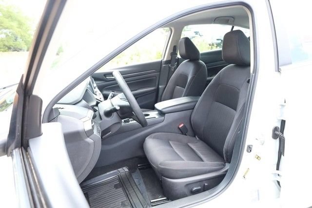 Certified 2025 Nissan Altima 2.5 SV FWD image 8