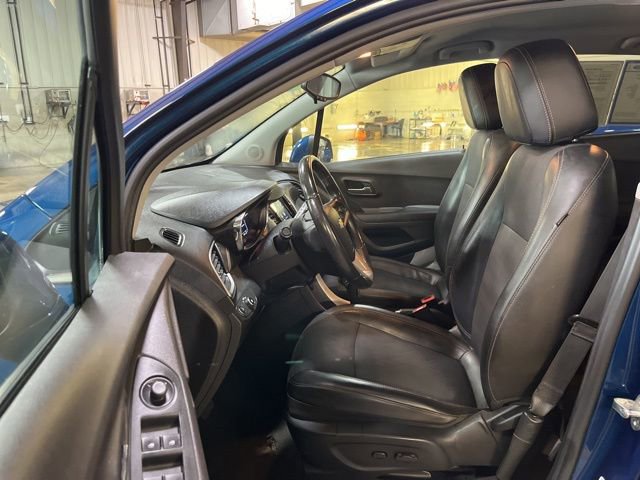 Used 2020 Chevrolet Trax LT w/ Driver Confidence Package FWD image 15