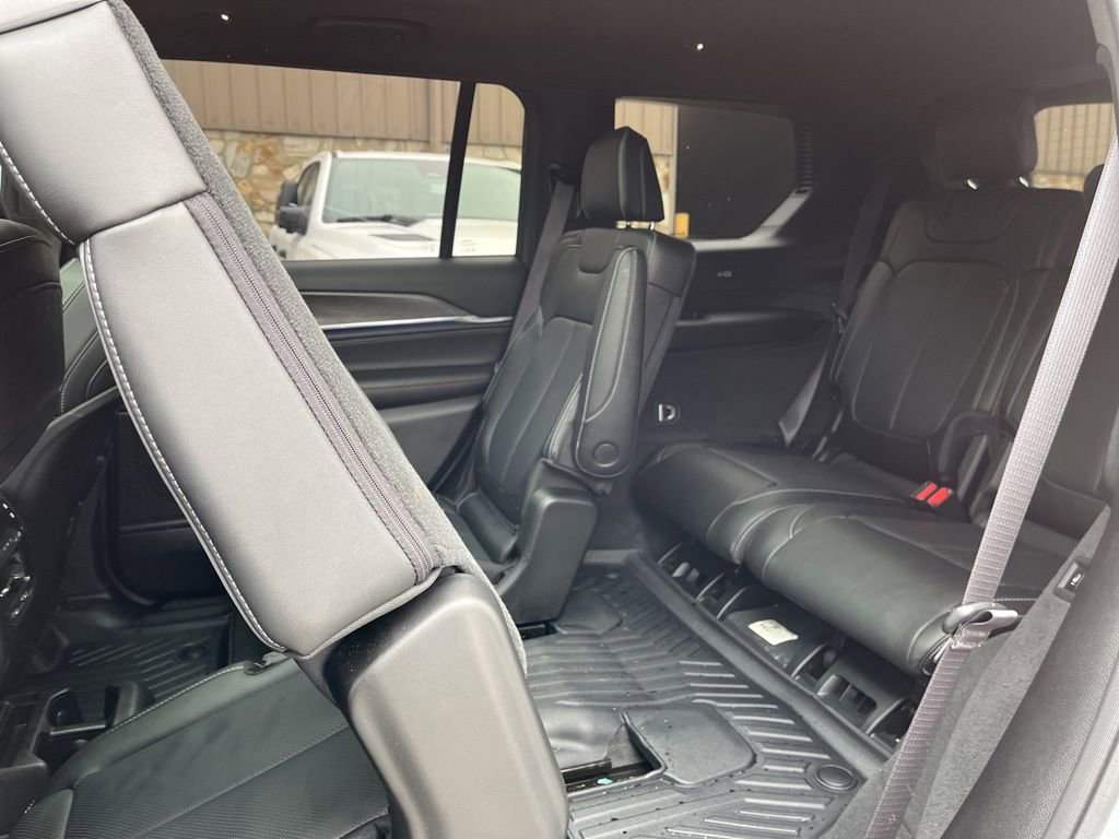 Used 2025 Jeep Grand Cherokee L Overland w/ MOPAR Finishing Package AWD/4WD image 49