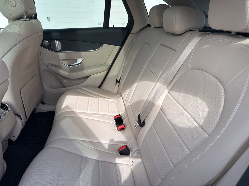 Used 2021 Mercedes-Benz GLC 300 4MATIC image 14