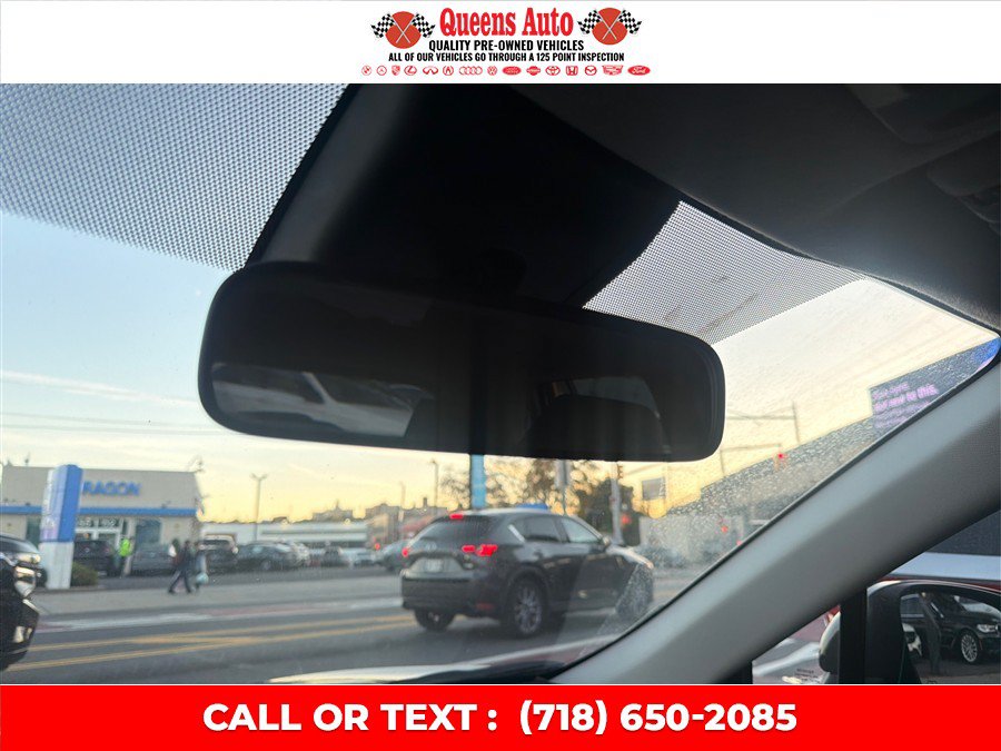 Used 2022 Toyota Corolla Cross LE AWD/4WD image 19