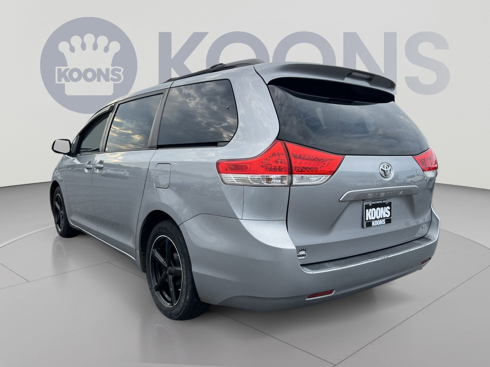 Used 2012 Toyota Sienna LE FWD image 4