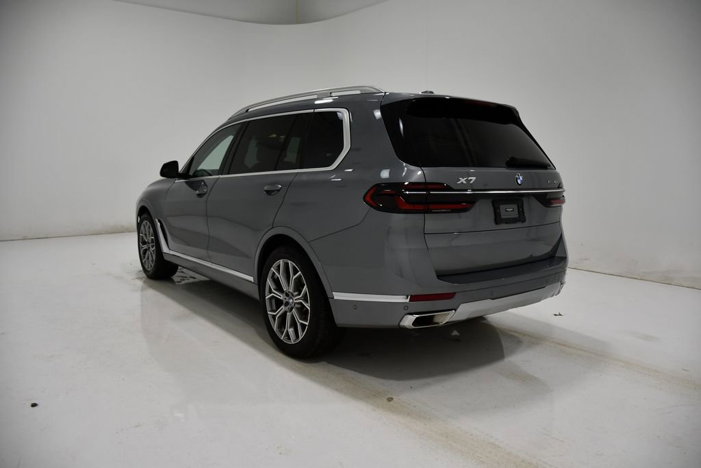 Used 2024 BMW X7 xDrive40i image 3