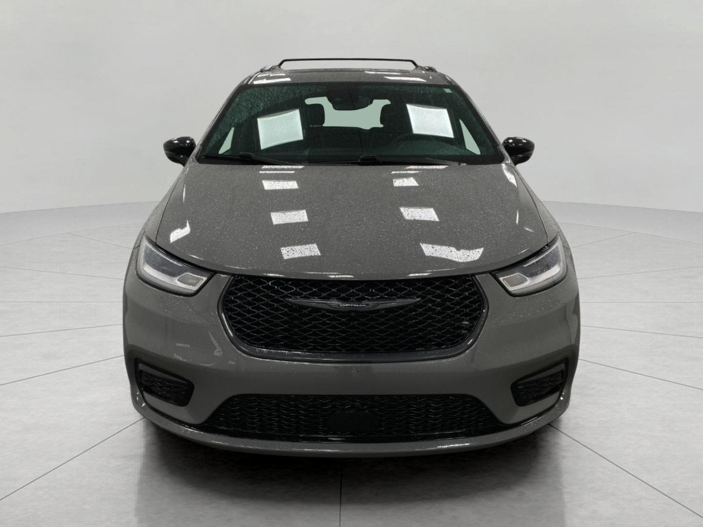 Used 2025 Chrysler Pacifica Limited FWD image 11