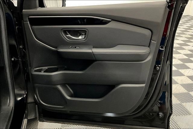 Used 2025 Honda Pilot Touring image 23