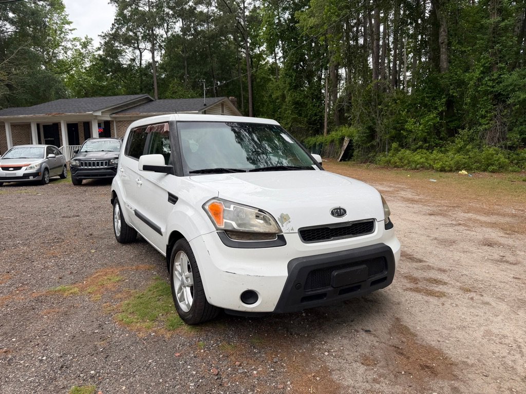 Used 2011 Kia Soul + FWD image 10