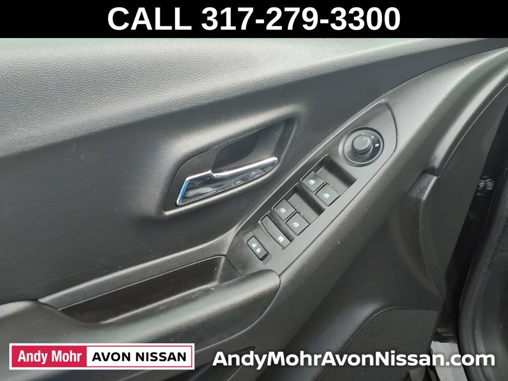 Used 2022 Chevrolet Trax LS w/ Tint and Cruise Package AWD/4WD image 13