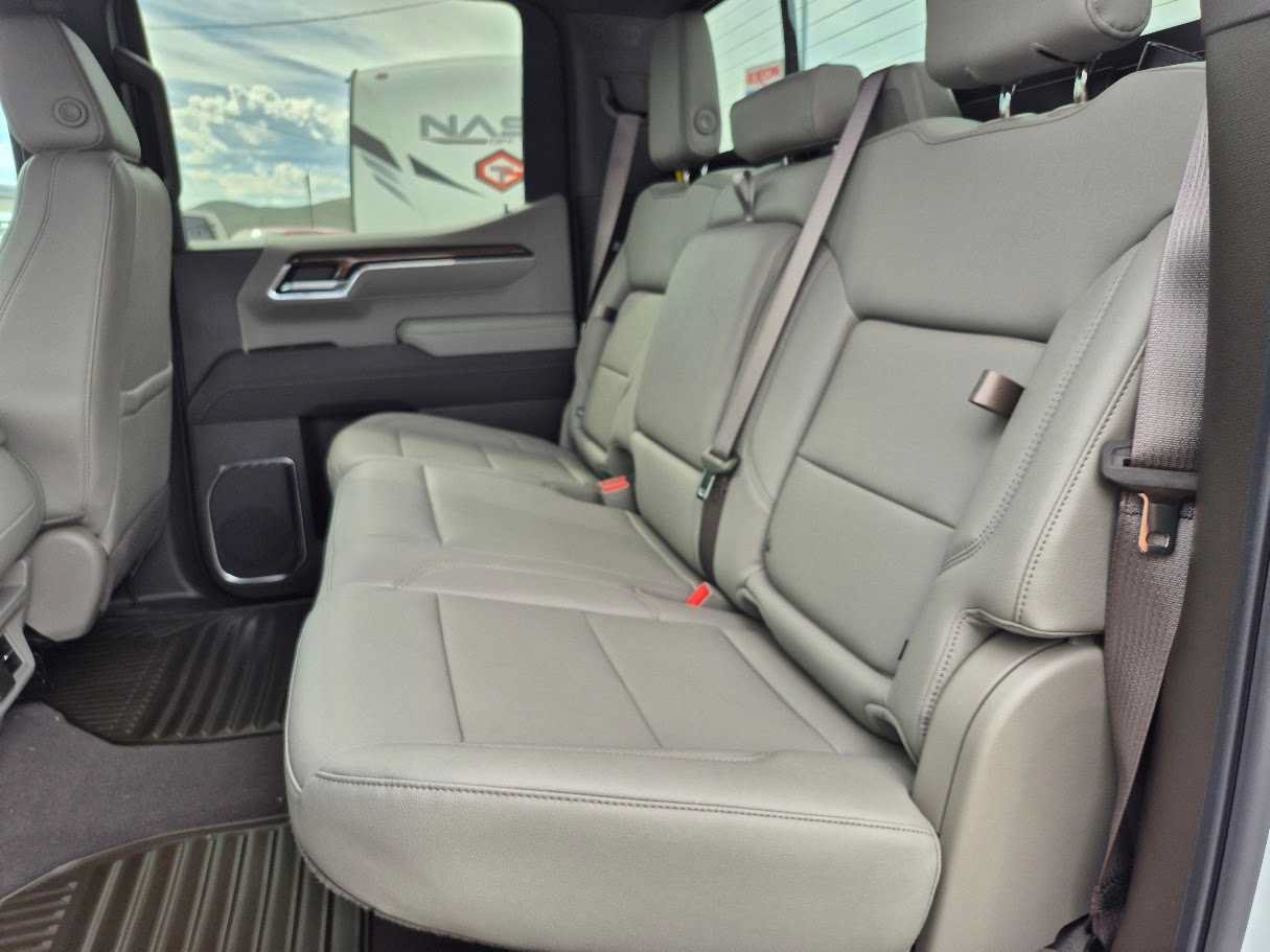 New 2026 Chevrolet Silverado 1500 LT w/ Leather Package AWD/4WD image 31