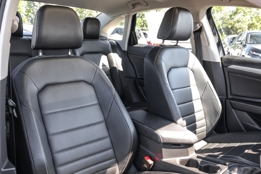 Certified 2024 Volkswagen Jetta SE FWD image 37