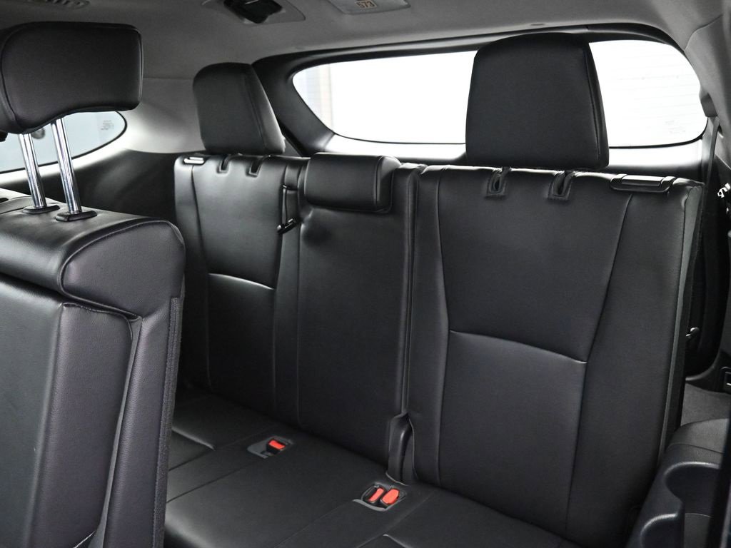 Used 2021 Toyota Highlander XLE image 30