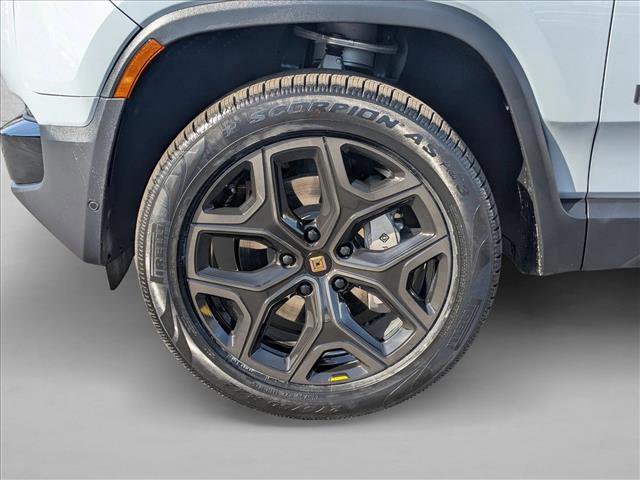 Used 2026 Rivian R1S Adventure image 27