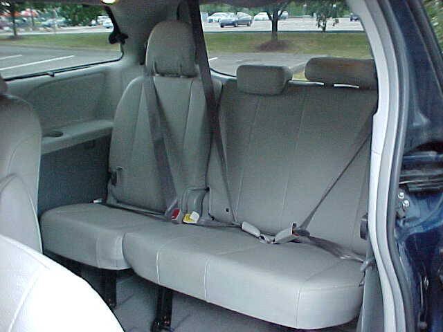 Used 2012 Toyota Sienna XLE FWD image 10
