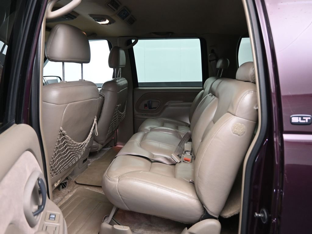 Used 1997 GMC Suburban 4WD w/ Marketing Opt Pkg 3 image 21