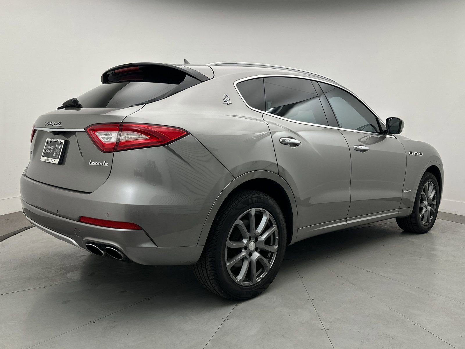 Used 2018 Maserati Levante GranLusso image 12