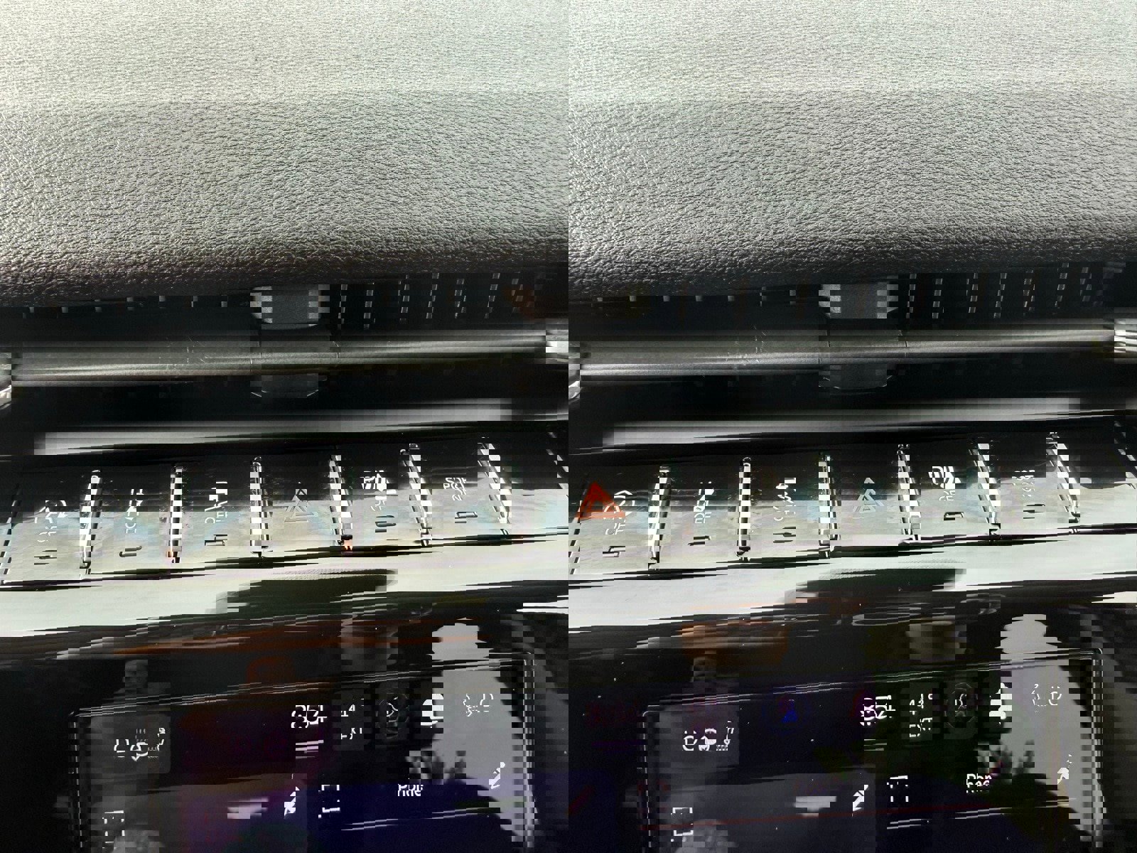 Used 2022 Jeep Grand Cherokee L Laredo w/ Luxury Tech Group I image 28