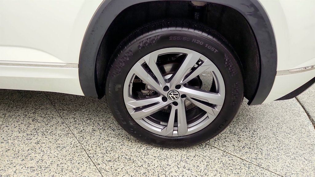 Used 2024 Volkswagen Atlas Cross Sport SEL R-Line AWD/4WD image 9