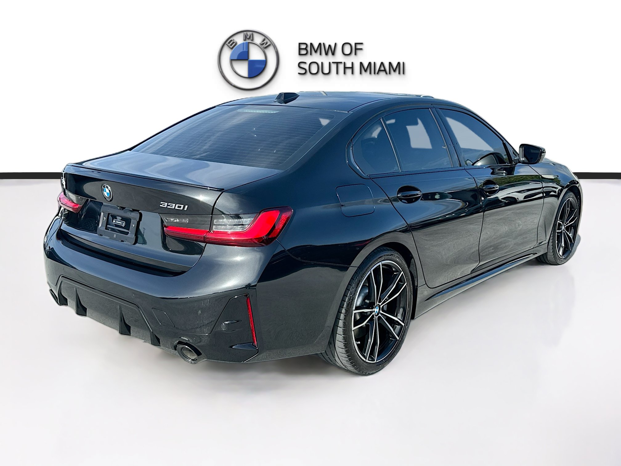 Used 2024 BMW 330i Sedan w/ M Sport Package RWD image 7