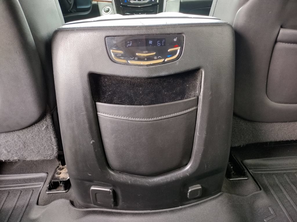 Used 2019 Cadillac Escalade ESV Luxury AWD/4WD image 10