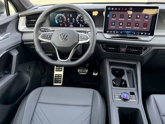 New 2026 Volkswagen Tiguan SE R-Line image 30