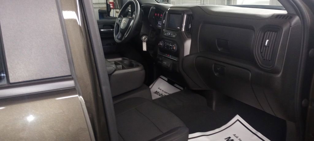 Used 2023 Chevrolet Silverado 2500 Custom w/ Custom Convenience Package image 10