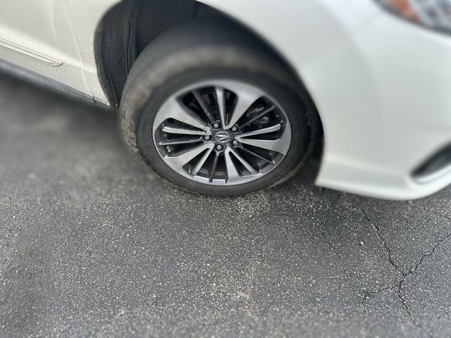 Used 2017 Acura RDX AWD w/ Advance Package image 11