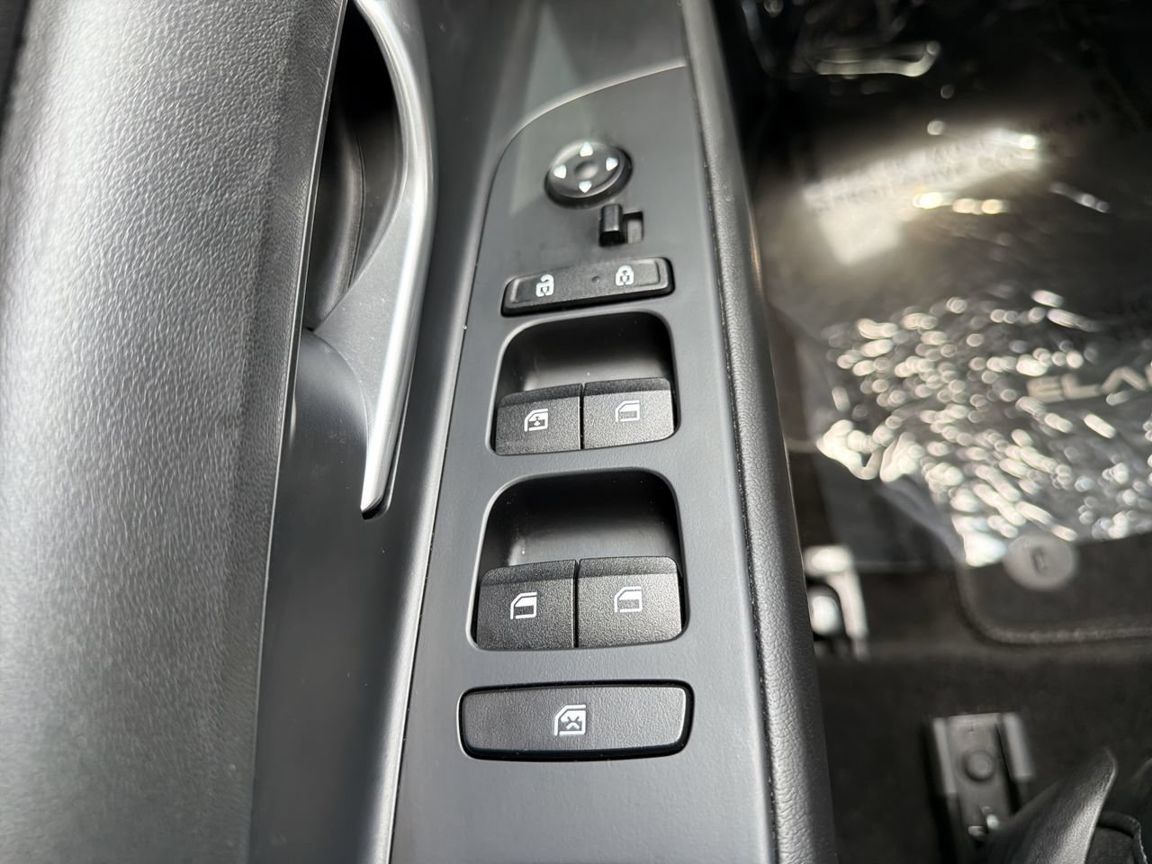 Used 2023 Hyundai Elantra Limited FWD image 17